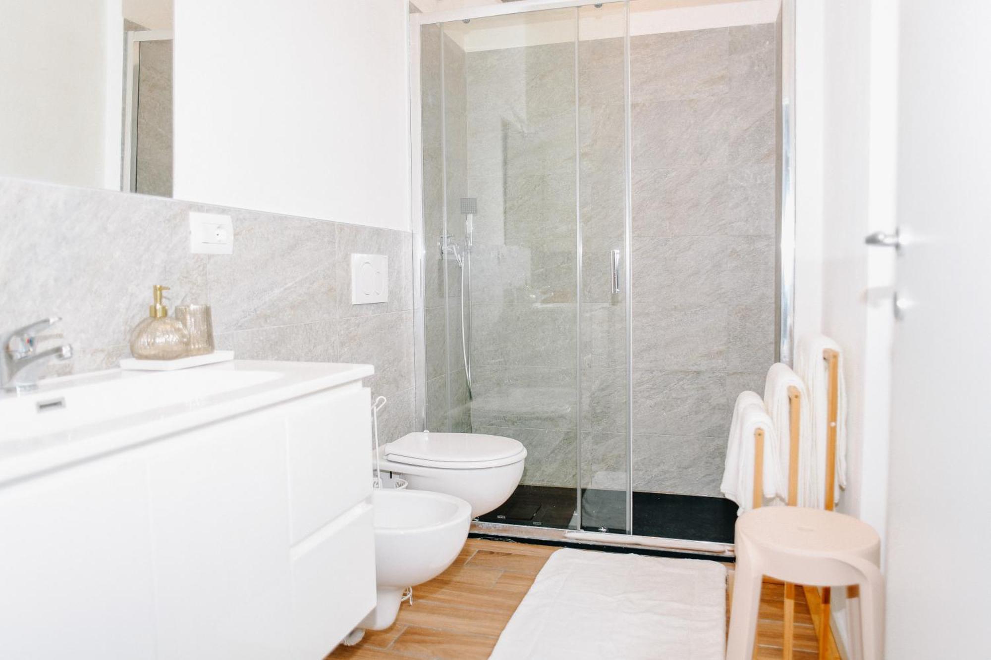 Lora Rose Suite ,Free Parking, Self Check In,2 Como Exterior foto